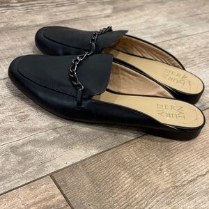 Naturalizer Sz 6.5 Black Leather Chain Loafers